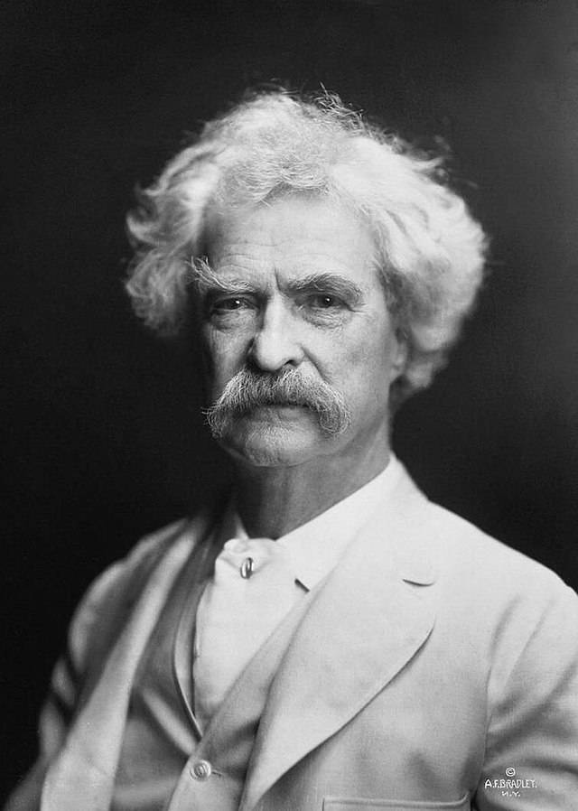 Mark Twain black and white